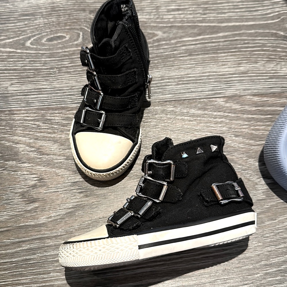 Ash designer toddler shoes, barely worn. Black size 24 eu (8 us)